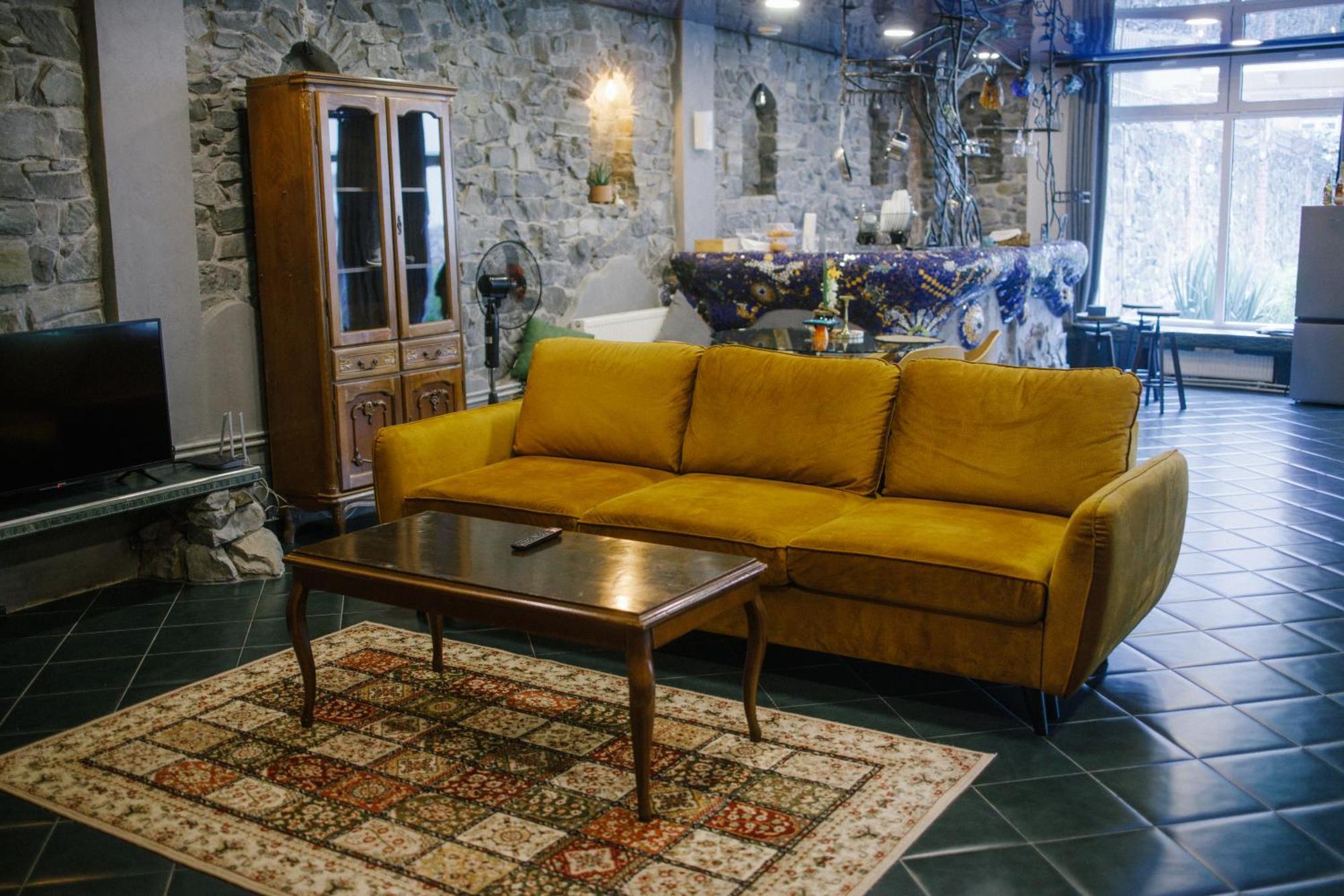 Gaudi Apartment In Lviv Buitenkant foto